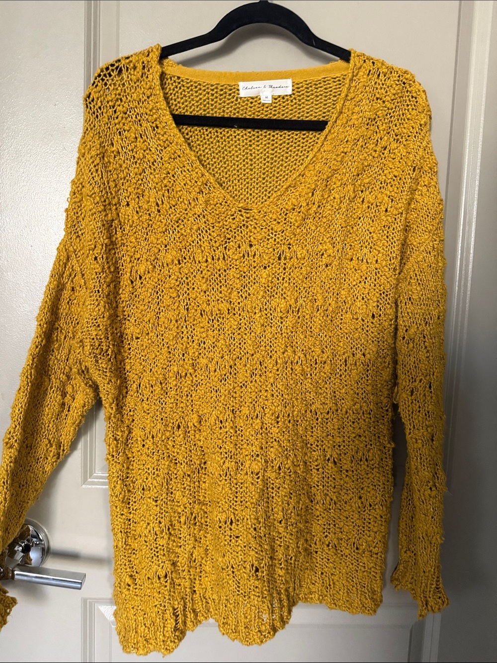 Chelsea & Theodore Mustard Open-Knit V-Neck Sweater M